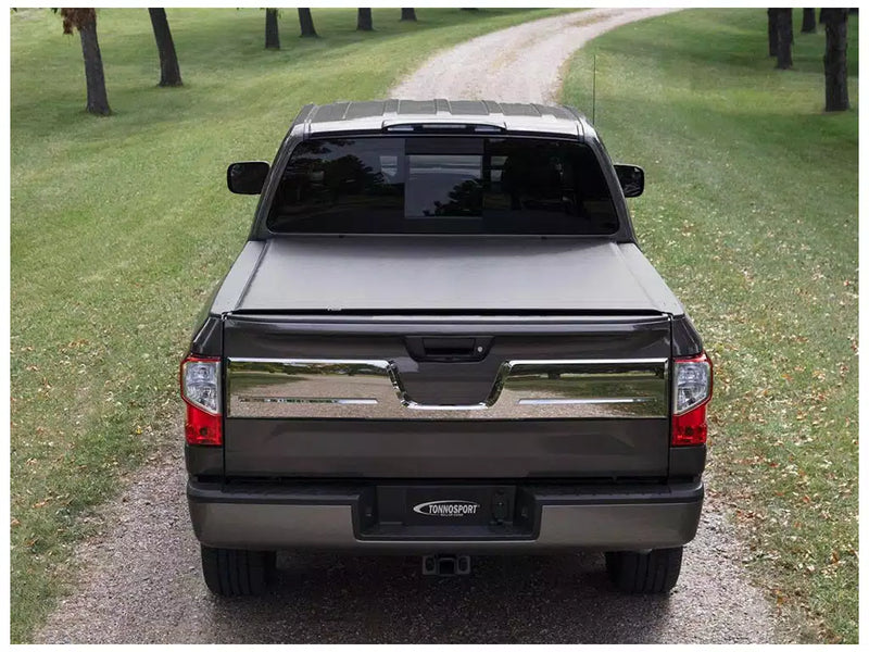 Chargez l&#39;image dans la visionneuse de la galerie, Access TonnoSport Soft Roll Up Tonneau Cover
